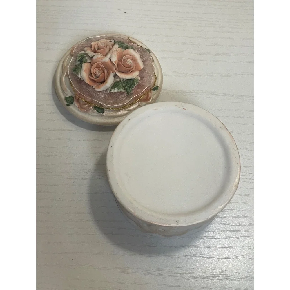 Vintage Ceramic Trinket Box Rose Floral Lace Cordey Jewelry‎ Keepsake Organizer